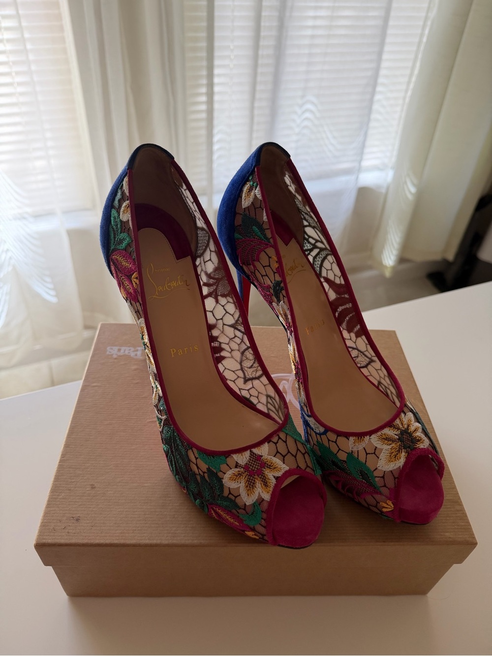 Christian Louboutin Very Lace 120 Floral Lace Pumps EU 42 | New in Box